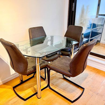 Great River Thames View Entire Apartment In The Most Central Лондон Екстер'єр фото