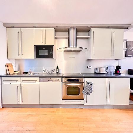 Great River Thames View Entire Apartment In The Most Central Лондон Екстер'єр фото