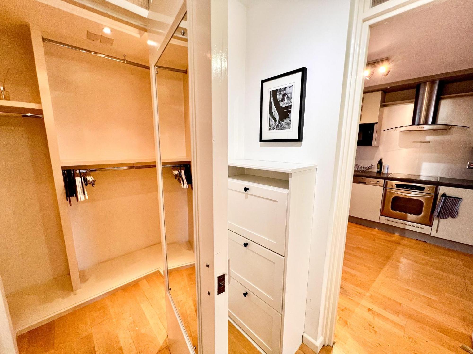 Great River Thames View Entire Apartment In The Most Central Лондон Екстер'єр фото